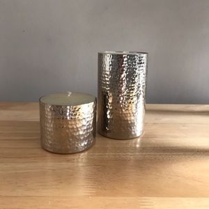 Set of 2 candles holders with candles